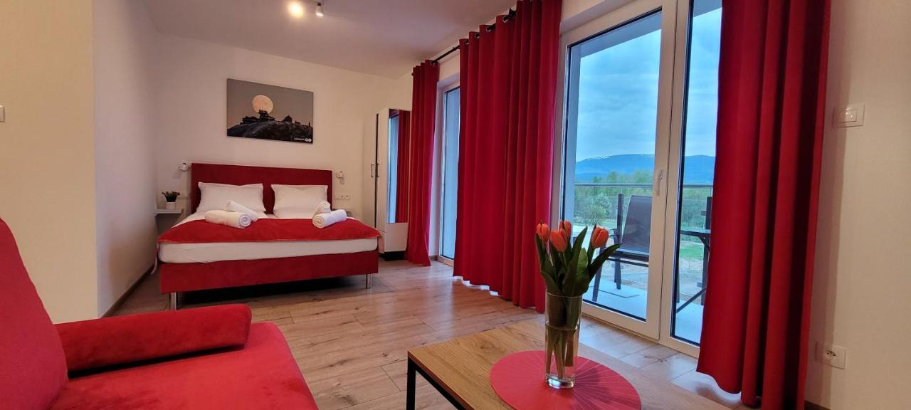 Kolorowe Cieplice - Apartamenty Z Widokiem Na Karkonosze Jelenia Gora Exterior photo