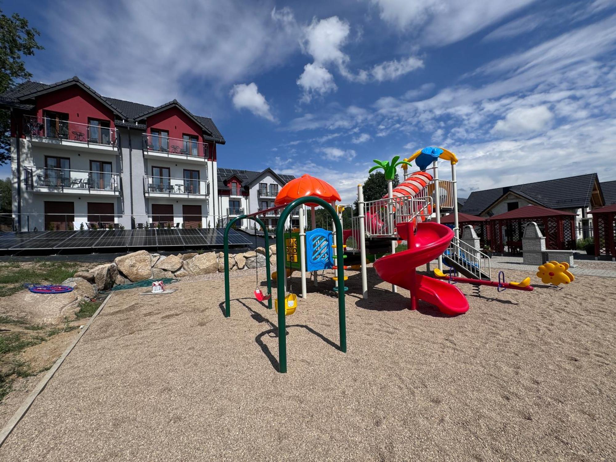 Kolorowe Cieplice - Apartamenty Z Widokiem Na Karkonosze Jelenia Gora Exterior photo